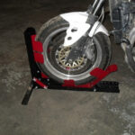 Moottoripyörän kuljetustuki, maalattu